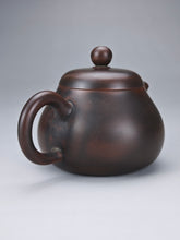 Load image into Gallery viewer, 140ml Pear Nixing Teapot by Wu Sheng Sheng 吴盛胜坭兴梨形
