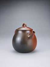 Load image into Gallery viewer, 145ml Oval Nixing Teapot with Yaobian No. 2 by Li Wenxin 李文新阴阳梨形
