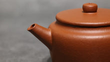 Load image into Gallery viewer, Zhuni Dahongpao Sangbian Yixing Teapot 朱泥大红袍桑扁壶 125ml
