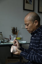 Load image into Gallery viewer, 100ml Qinghua Hermit Jingdezhen Porcelain Teacup by KuangShi 青花匡石手绘泼墨隐士杯
