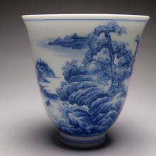 Load image into Gallery viewer, Qinghua Landscape Flower Goddess Jingdezhen Porcelain Teacup, 重工青花山水花神杯
