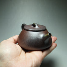 Load image into Gallery viewer, Wood Fired Shipiao Lao Zini Yixing Teapot no.1 柴烧老紫泥石瓢 110ml
