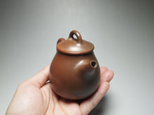 Load image into Gallery viewer, 130ml Brown Oval Nixing Teapot by Li Wenxin 李文新泥兴壶
