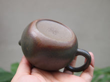 Load image into Gallery viewer, Wood Fired Huangjin Duan Xishi Yixing Teapot, 柴烧黄金段西施壶, 165ml
