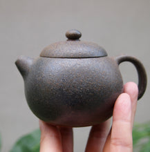 Load image into Gallery viewer, Wood Fired Huangjin Duan Xishi Yixing Teapot, 柴烧黄金段西施壶, 165ml
