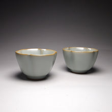 Load image into Gallery viewer, Pair of Matching 50ml Four Lobed Ruyao Teacups, 汝窑天青四瓣花对杯
