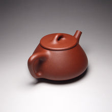 Load image into Gallery viewer, Hand-Picked Red Jiangponi Pinggai Shipiao Yixing Teapot 降坡泥平盖石瓢 225ml
