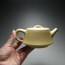 Load image into Gallery viewer, Benshan Lüni Zhuzhuo Yixing Teapot, 本山绿泥柱拙壶 230ml
