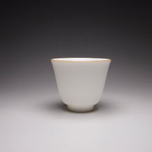 Load image into Gallery viewer, 35ml Ruyue Tianbai Jingdezhen Porcelain Teacup, 甜白如悦杯
