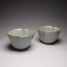 Load image into Gallery viewer, Pair of Matching 50ml Four Lobed Ruyao Teacups, 汝窑天青四瓣花对杯
