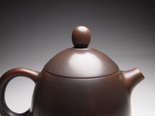 Load image into Gallery viewer, 125ml Dragon Egg Nixing Teapot 坭兴龙蛋壶 by Wu Sheng Sheng
