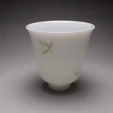 Load image into Gallery viewer, Fencai Bamboo Leaf Jingdezhen Porcelain Teacup, 竹叶花神杯, 60ml
