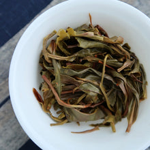 Load image into Gallery viewer, Wild and Transitional Ancient Pu&#39;er Sample Pack from Azure Spring of Taiwan, 50g
