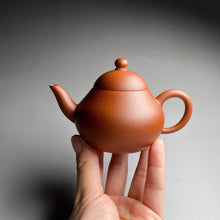 Load image into Gallery viewer, Zhuni Pear Yixing Teapot, 朱泥梨形壶, 125ml
