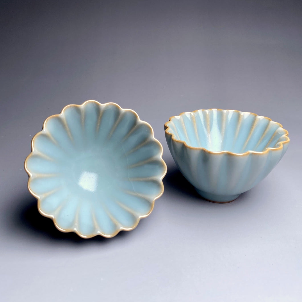 Pair of Matching 35ml Sea Shell Azure Ruyao Teacups, 天青汝窑茶杯