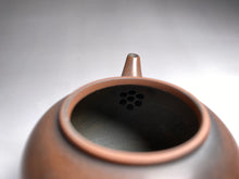 Load image into Gallery viewer, 95ml Shuiping Nixing Teapot by Zhou Yujiao
