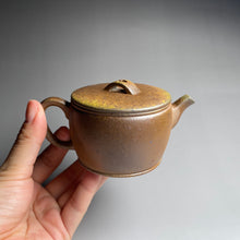 Load image into Gallery viewer, Wood Fired Hanwa Huangjin Duan Yixing Teapot, 柴烧黄金段汉瓦壶, 130ml
