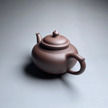 Load image into Gallery viewer, Dicaoqing Xiaoying Yixing Teapot, 底槽青笑罂壶, 250ml
