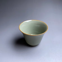 Load image into Gallery viewer, 50ml Miseyou Porcelain Horseshoe Teacup from Jingdezhen
