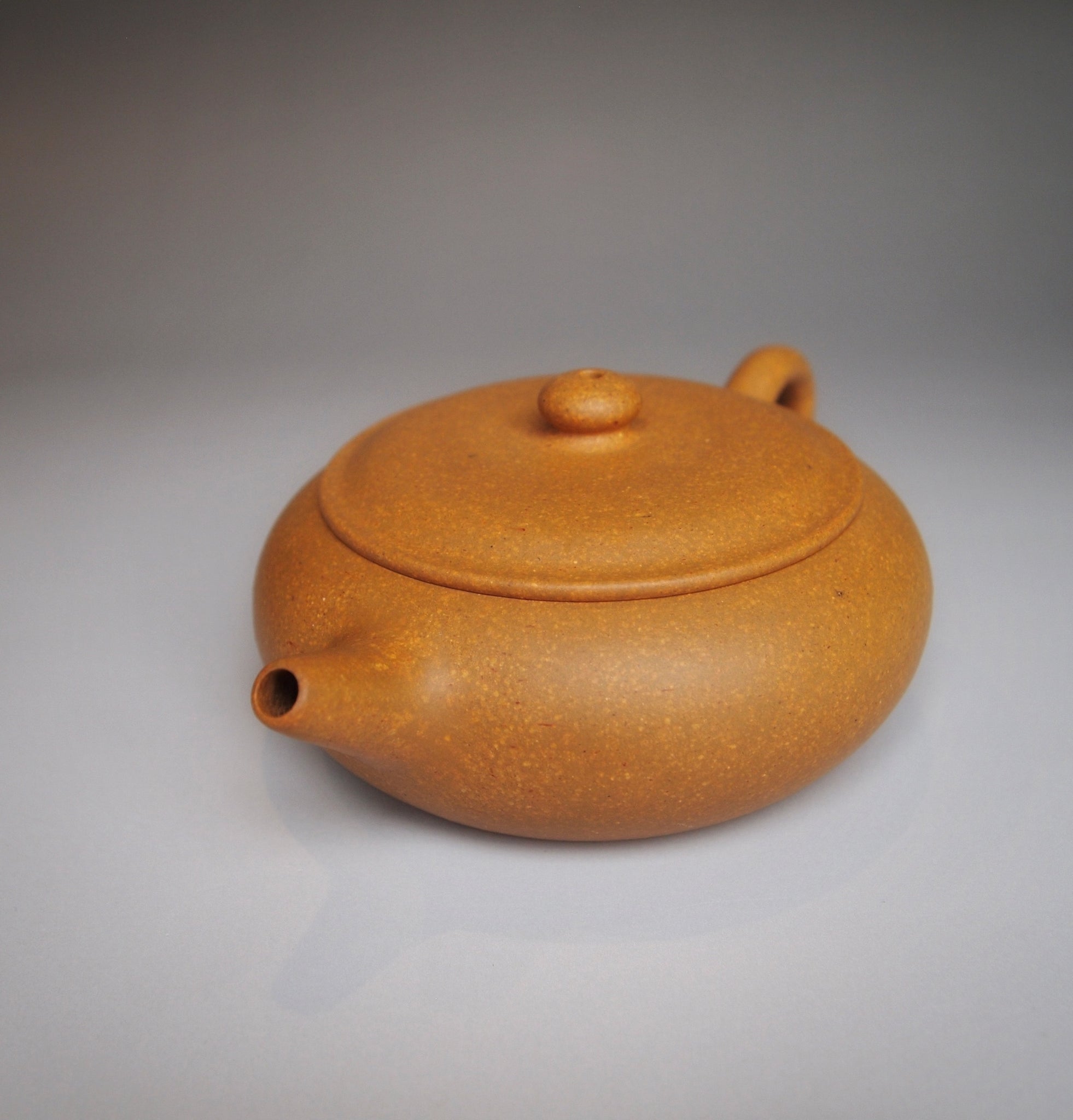 Huangjin Duan Xiangyu Yixing Teapot 黄金段香玉壶 120ml