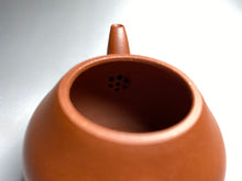Load image into Gallery viewer, Zhuni Pear Yixing Teapot 朱泥梨形壶 125ml
