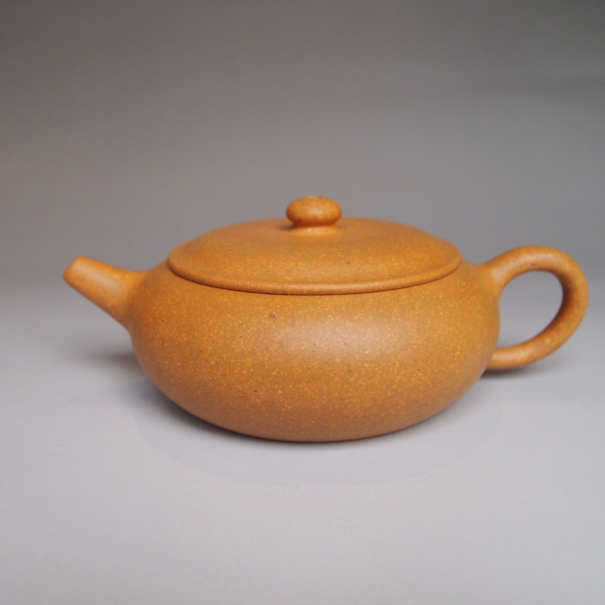 Huangjin Duan Xiangyu Yixing Teapot 黄金段香玉壶 120ml