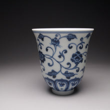 Load image into Gallery viewer, 100ml Tall Qinghua Flowers Fanggu Porcelain Teacup 耕隐闻香杯
