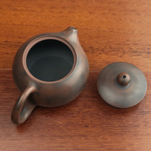 Load image into Gallery viewer, 220ml Large Xishi Nixing Teapot by Zhang Zhenhe
