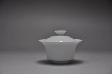Load image into Gallery viewer, 166ml Light Cloud Jingdezhen White Porcelain Gaiwan

