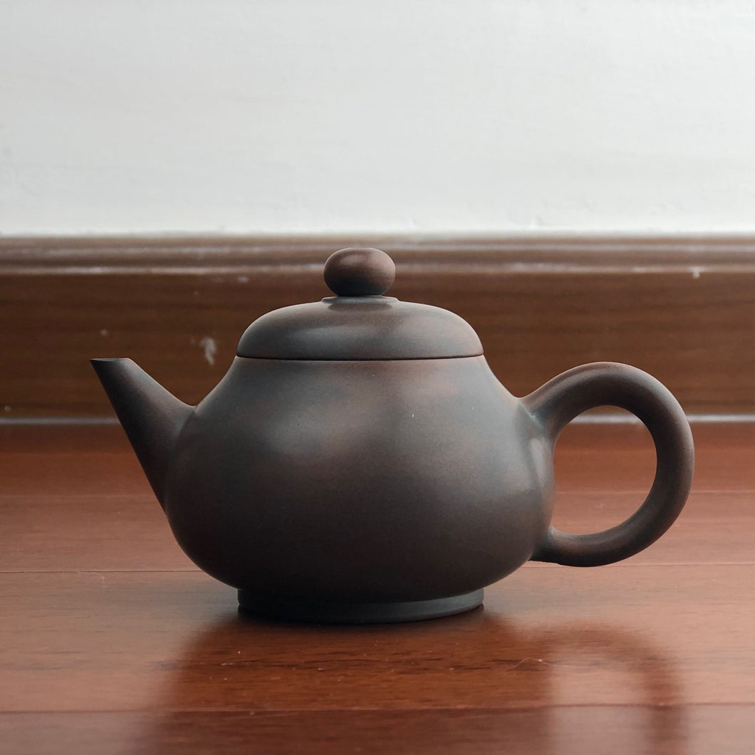 110ml HeHuan Nixing Teapot by Zhou Yujiao