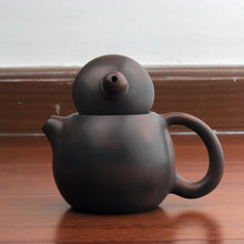 Load image into Gallery viewer, 110ml Dragon Egg (LongDan) Nixing Teapot by Zhou Yujiao
