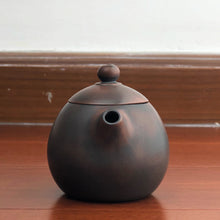 Load image into Gallery viewer, 110ml Dragon Egg (LongDan) Nixing Teapot by Zhou Yujiao
