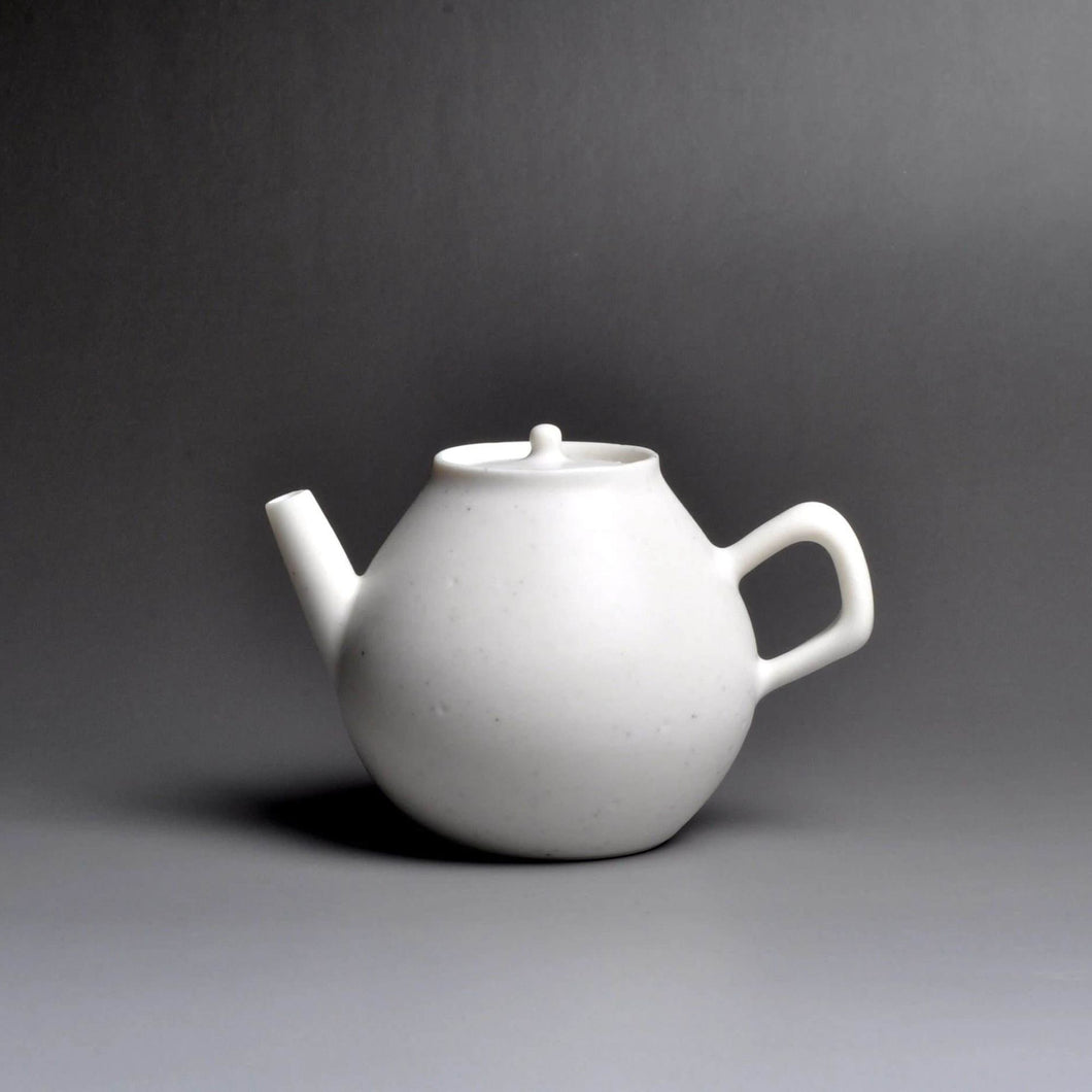 156ml Ceramic XiaoBai 晓白 Series Teapot by Taoshan Studio 桃山房