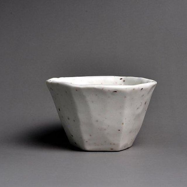 98ml Ceramic White Horse白驹 Series hexagonal shape cup by Taoshan Studio 桃山房