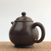 Load image into Gallery viewer, 160ml Pear Nixing Teapot by Li Changquan
