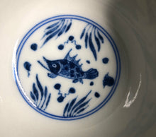 Load image into Gallery viewer, 176ml Fish and the Sea Qinghua Fanggu Jingdezhen Porcelain Gaiwan
