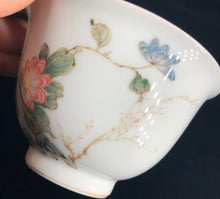 Load image into Gallery viewer, 130ml Youzhongcai Rock and Chrysanthemum Flower Goddess Cup
