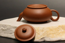 Load image into Gallery viewer, Zhuni 朱泥 Biandeng Yixing Teapot, 145ml
