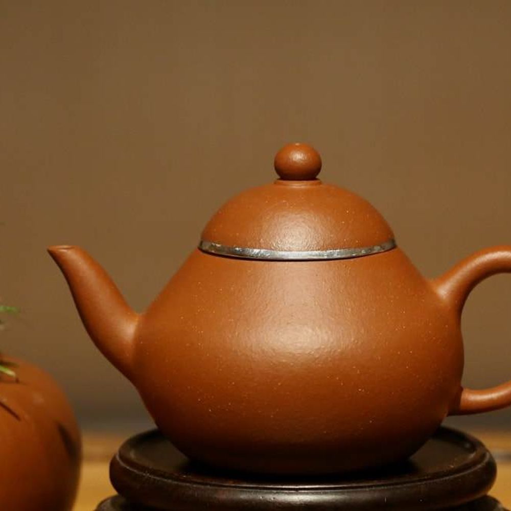 Silver Rim Zhuni 朱泥 Pear Yixing Teapot, 130ml