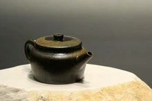 Load image into Gallery viewer, Wood Fired Dicaoqing 底槽青 Sangbian Yixing Teapot, 140ml
