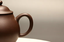 Load image into Gallery viewer, Dicaoqing 底槽青 Gaopan Yixing Teapot, 180ml
