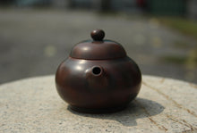 Load image into Gallery viewer, 100ml Junle Nixing Teapot by Zhou Yujiao
