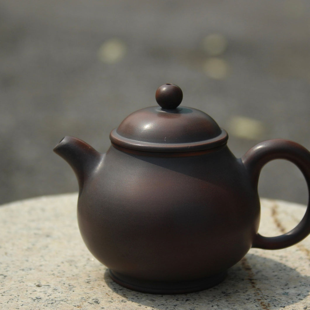 110ml Gaopan Nixing Teapot by Zhou Yujiao
