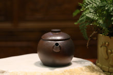 Load image into Gallery viewer, Wood Fired Julunzhu 巨轮珠 Yixing Teapot, Dicaoqing clay, 130ml  no. 6
