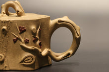 Load image into Gallery viewer, 范爱娟作品-全手工梅桩本山段泥 Fully Handmade Benshan Duanni Plum Blossom Yixing Teapot by Fan Aijuan, 300ml
