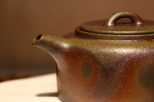 Load image into Gallery viewer, Wood Fired Jiangponi Jinglan Yixing Teapot, 柴烧降坡泥井栏壶, 225ml
