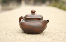 Load image into Gallery viewer, 75ml Fanggu Nixing Teapot by Li Wenqiong
