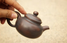 Load image into Gallery viewer, 110ml Tall Fanggu Nixing Teapot, 坭兴高仿古壶, by Zhou Yujiao
