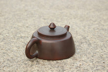 Load image into Gallery viewer, 110ml Zhoupan Nixing Teapot by Li Wenxin
