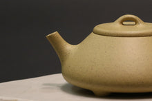 Load image into Gallery viewer, Zhima lüni 芝麻绿泥  Shipiao Yixing Teapot, 150ml
